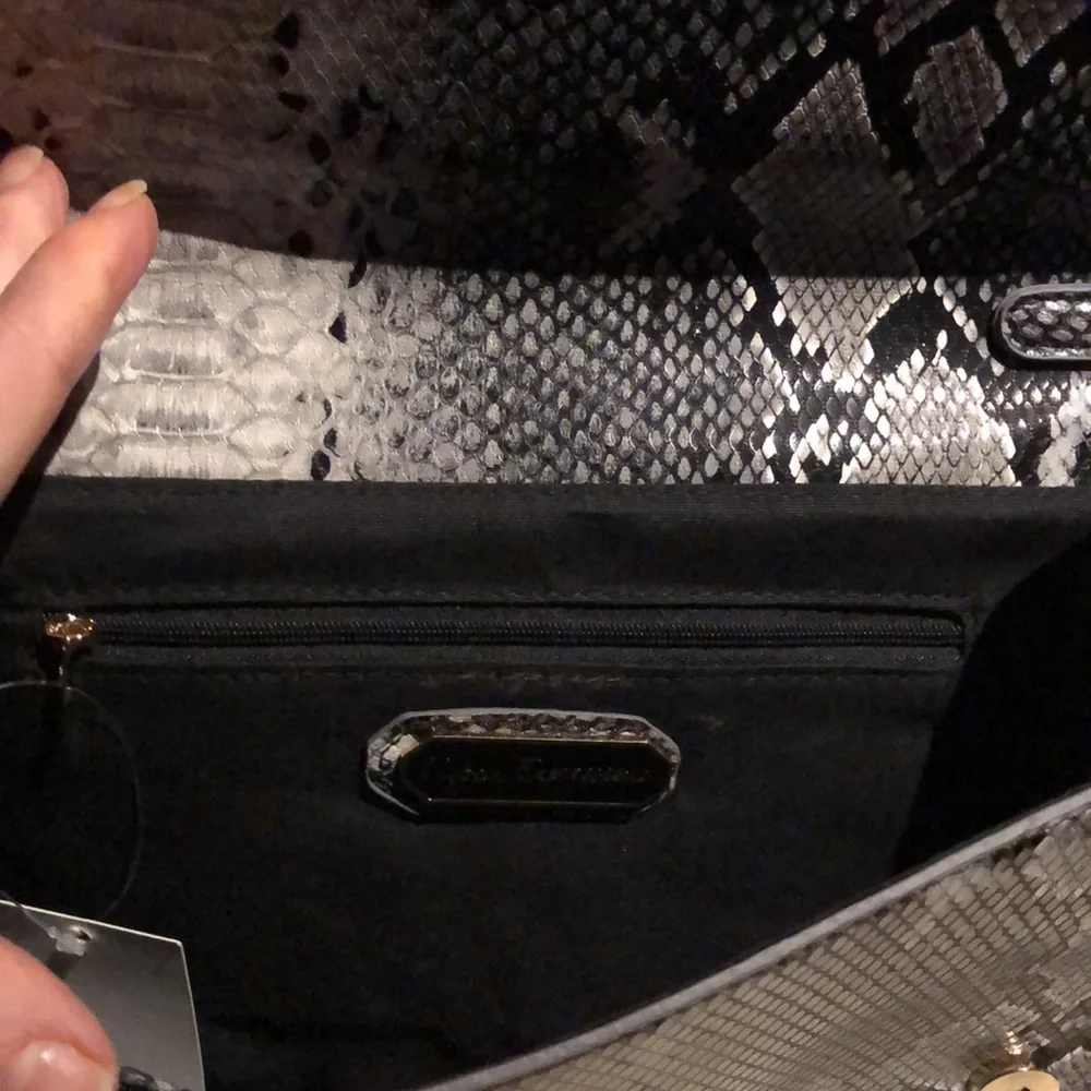 NWT 🪅HOST PIC 🥂Vegan crossbody faux snakeskin - Picture 3 of 10